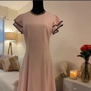 Tommy Hilfiger size:6 Light pink dress with navy blue trim